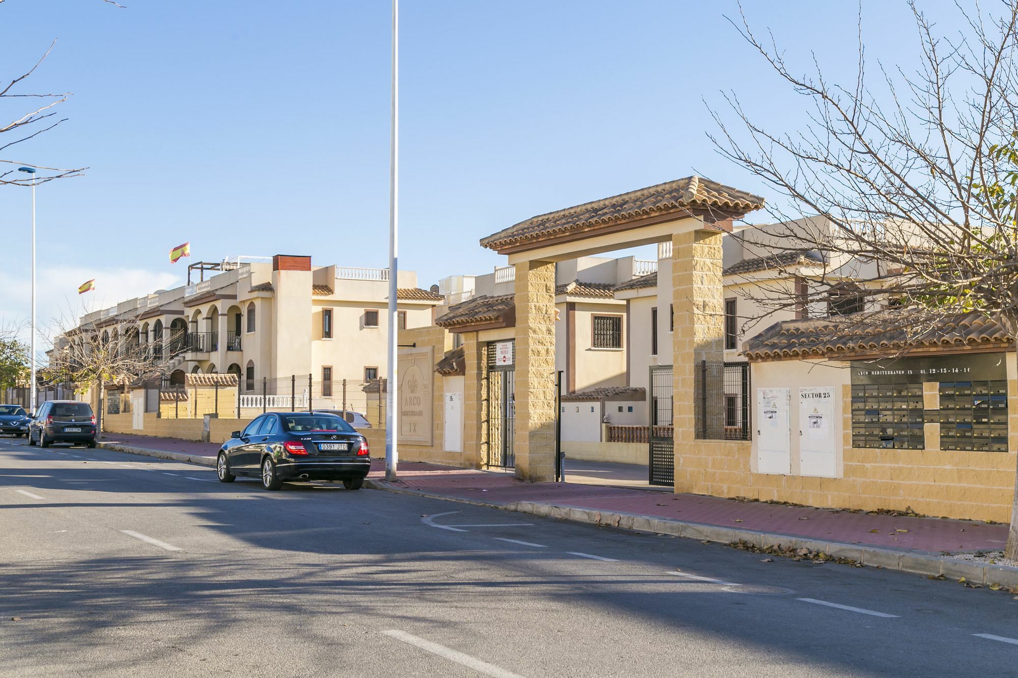 Homely Apartments Arcos Del Mediterraneo Torrevieja Exterior foto